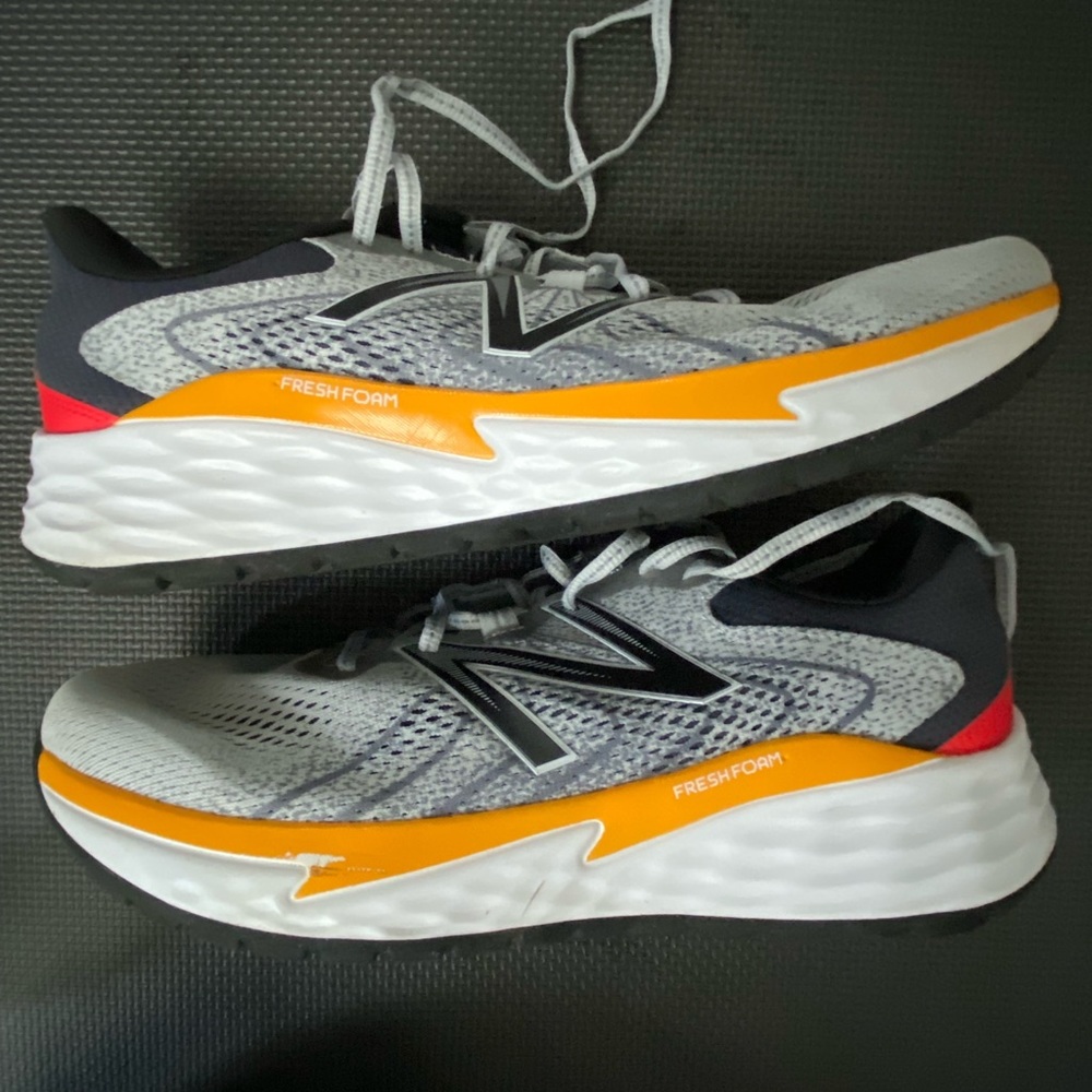 Men’s New Balance Fresh Foam Evare, size 11.5.